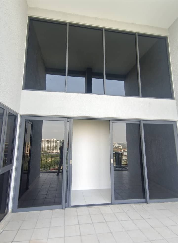 Commercial Window Tinting Service